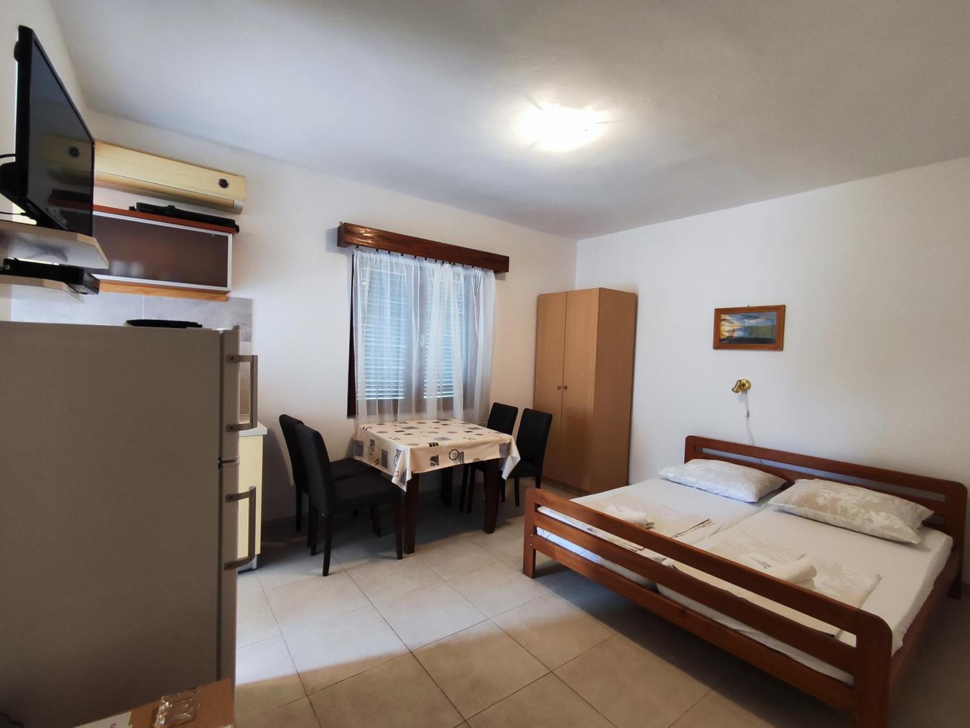 Apartmani Ivandic Murter Rom bilde